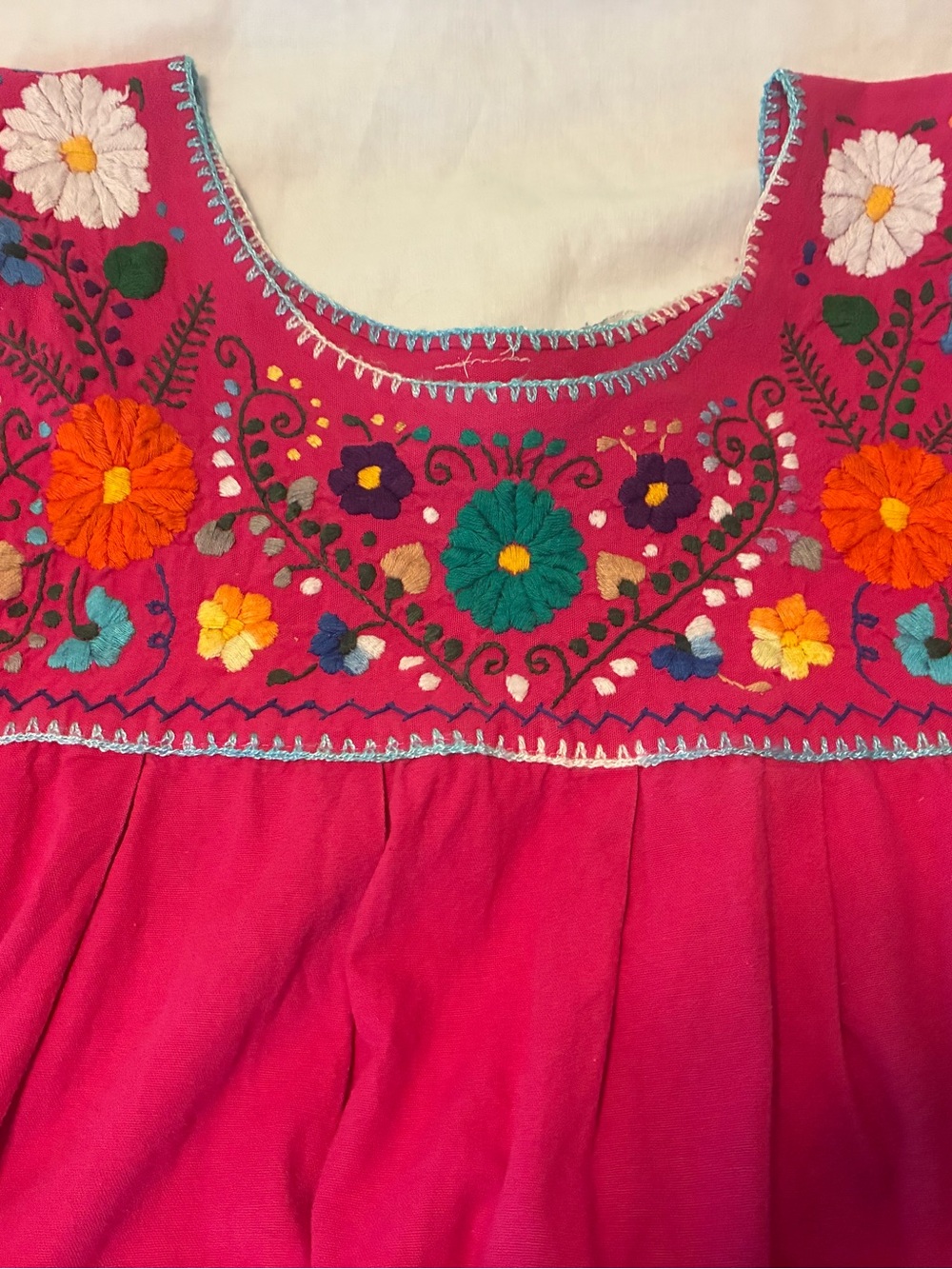 Bright fuchsia Oaxacan peasant top - Picture 3 of 3